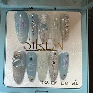 Pices high-quality handcrafted reusable press on nails.